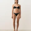Bikini-Oberteil mit Kontrastbesatz Bikini-Oberteil mit Kontrastbesatz