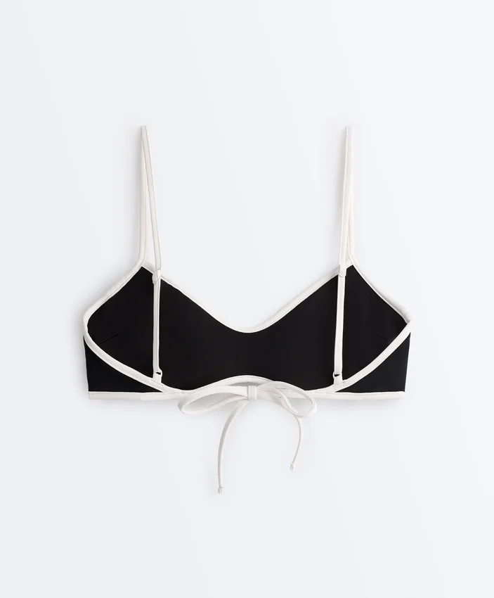 Bikini-Oberteil mit Kontrastbesatz Bikini-Oberteil mit Kontrastbesatz