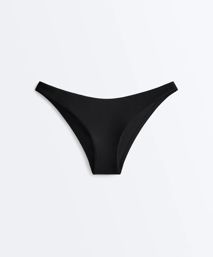 Bikinis mit mittlerer Bedeckung und U-Ausschnitt aus Piqué Bikinis mit mittlerer Bedeckung und U-Ausschnitt aus Piqué