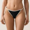 Bikinis-Slip mit mittlerer Bedeckung, Bindebändern und Kontrastbesatz