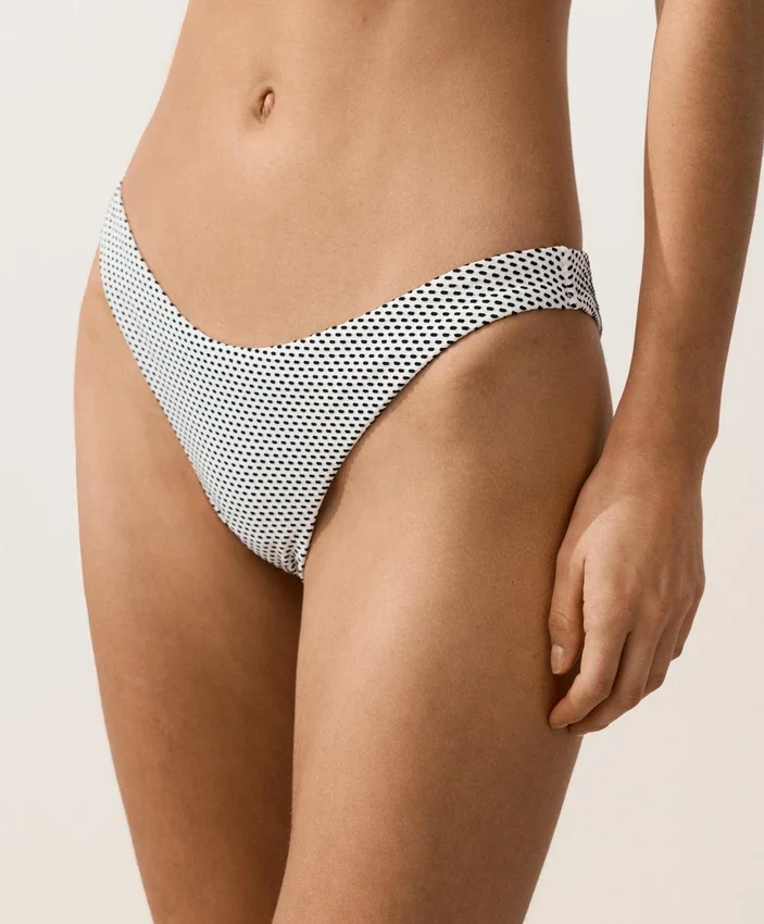 Bikinis-Slip mit mittlerer Bedeckung im U-Cut-Schnitt aus Jacquard mit Polka-Dot-Muster Bikinis-Slip mit mittlerer Bedeckung im U-Cut-Schnitt aus Jacquard mit Polka-Dot-Muster