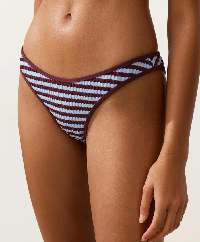 Bikinis-Slip mit mittlerer Bedeckung, strukturierten Streifen und U-Ausschnitt Bikinis-Slip mit mittlerer Bedeckung, strukturierten Streifen und U-Ausschnitt