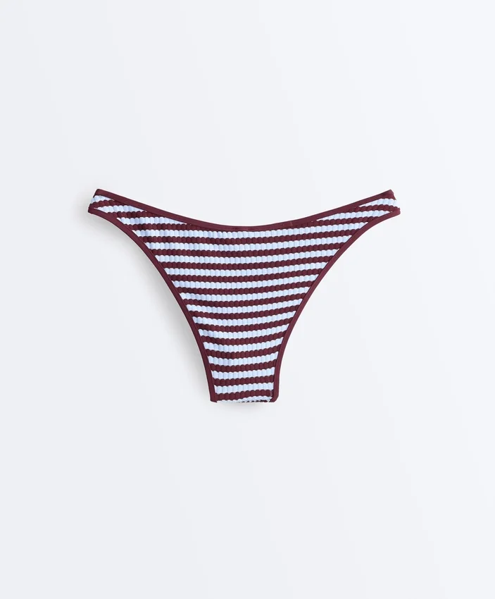 Bikinis-Slip mit mittlerer Bedeckung, strukturierten Streifen und U-Ausschnitt Bikinis-Slip mit mittlerer Bedeckung, strukturierten Streifen und U-Ausschnitt
