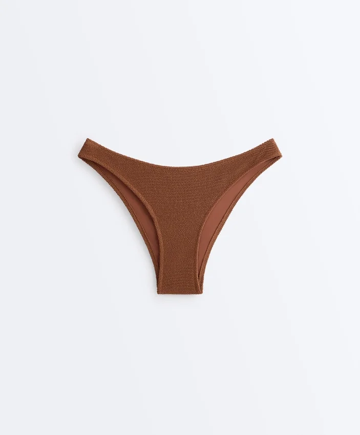 Bikinis-Slip mit mittlerer Bedeckung, U-Ausschnitt und Crinkle-Stoff Bikinis-Slip mit mittlerer Bedeckung, U-Ausschnitt und Crinkle-Stoff