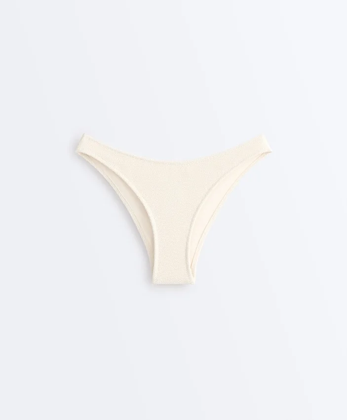 Bikinis-Slip mit mittlerer Bedeckung, U-Ausschnitt und Crinkle-Stoff Bikinis-Slip mit mittlerer Bedeckung, U-Ausschnitt und Crinkle-Stoff