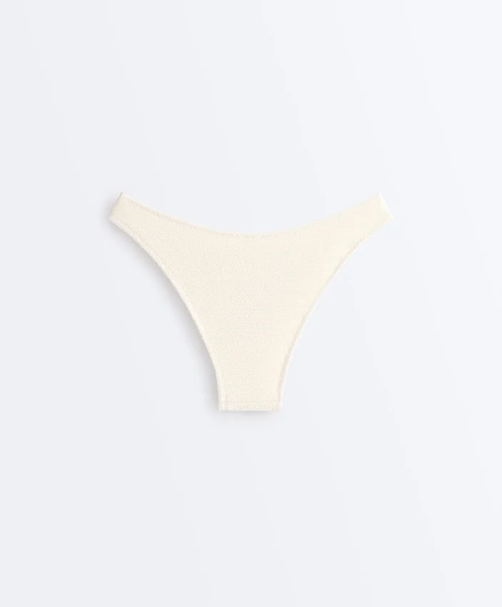 Bikinis-Slip mit mittlerer Bedeckung, U-Ausschnitt und Crinkle-Stoff Bikinis-Slip mit mittlerer Bedeckung, U-Ausschnitt und Crinkle-Stoff