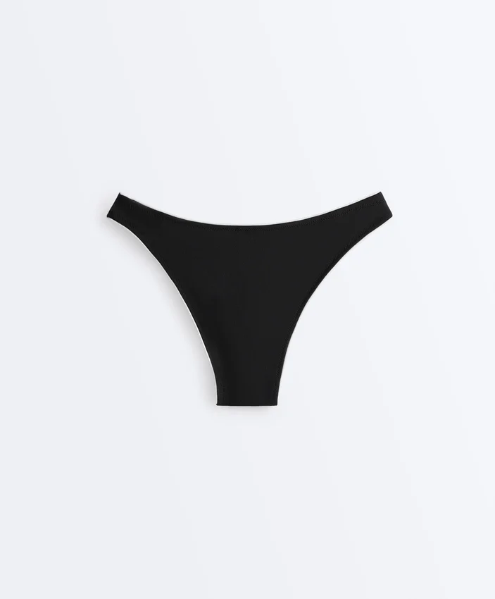 Bikinis-Slip mit mittlerer Bedeckung, U-Ausschnitt und Paspelierung Bikinis-Slip mit mittlerer Bedeckung, U-Ausschnitt und Paspelierung