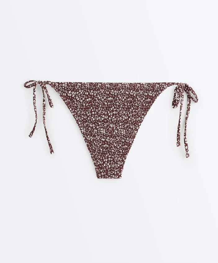 Bikinis-Slip mit mittlerer Bedeckung und Smok-Bindebändern Bikinis-Slip mit mittlerer Bedeckung und Smok-Bindebändern