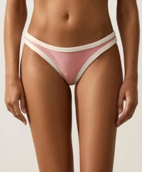 Bikinis-Slip mit U-Ausschnitt, mittlerer Bedeckung und Kontrastbesatz Bikinis-Slip mit U-Ausschnitt, mittlerer Bedeckung und Kontrastbesatz