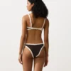 Bikinis-Slip mit U-Ausschnitt, mittlerer Bedeckung und Kontrastbesatz Bikinis-Slip mit U-Ausschnitt, mittlerer Bedeckung und Kontrastbesatz