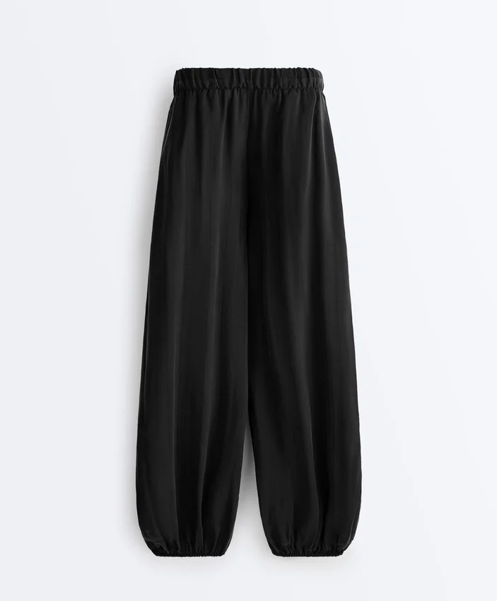 Bloomer-Hose aus 100 % Cupro Bloomer-Hose aus 100 % Cupro