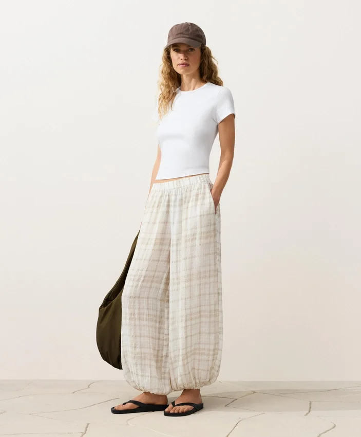 Bloomer-Hose aus Leinen- und Lyocell-Mischgewebe Bloomer-Hose aus Leinen- und Lyocell-Mischgewebe