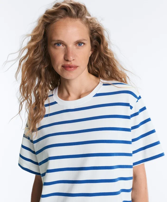 Boxy-T-Shirt aus Baumwollmischung mit kurzen Ärmeln Boxy-T-Shirt aus Baumwollmischung mit kurzen Ärmeln
