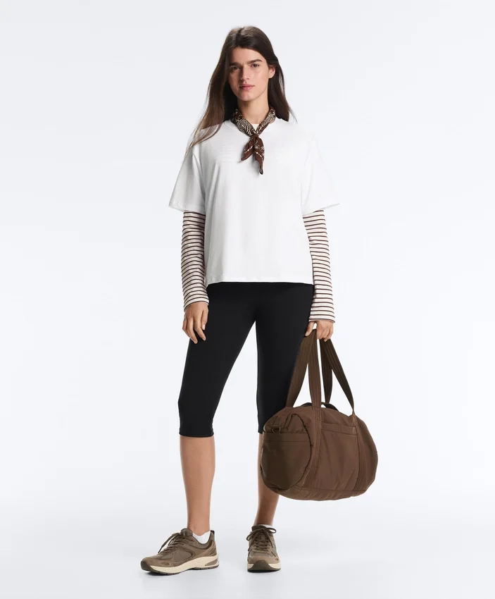 Boxy-T-Shirt aus Baumwollmischung mit kurzen Ärmeln Boxy-T-Shirt aus Baumwollmischung mit kurzen Ärmeln