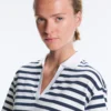 Boxy-T-Shirt aus Baumwollmischung mit kurzen Ärmeln und Rollkragen Boxy-T-Shirt aus Baumwollmischung mit kurzen Ärmeln und Rollkragen