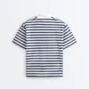 Boxy-T-Shirt aus Baumwollmischung mit kurzen Ärmeln und Rollkragen Boxy-T-Shirt aus Baumwollmischung mit kurzen Ärmeln und Rollkragen