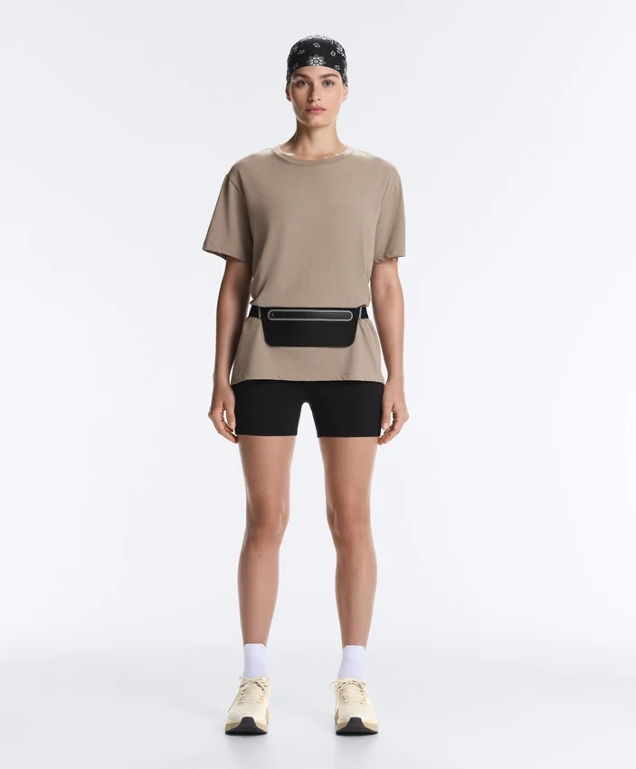 Boxy-T-Shirt aus Baumwollmischung mit kurzen Ärmeln und Slogan Boxy-T-Shirt aus Baumwollmischung mit kurzen Ärmeln und Slogan
