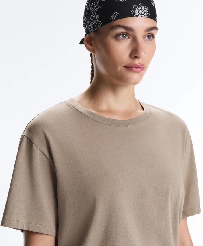 Boxy-T-Shirt aus Baumwollmischung mit kurzen Ärmeln und Slogan Boxy-T-Shirt aus Baumwollmischung mit kurzen Ärmeln und Slogan