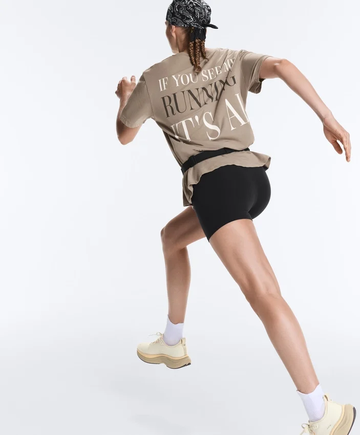 Boxy-T-Shirt aus Baumwollmischung mit kurzen Ärmeln und Slogan Boxy-T-Shirt aus Baumwollmischung mit kurzen Ärmeln und Slogan