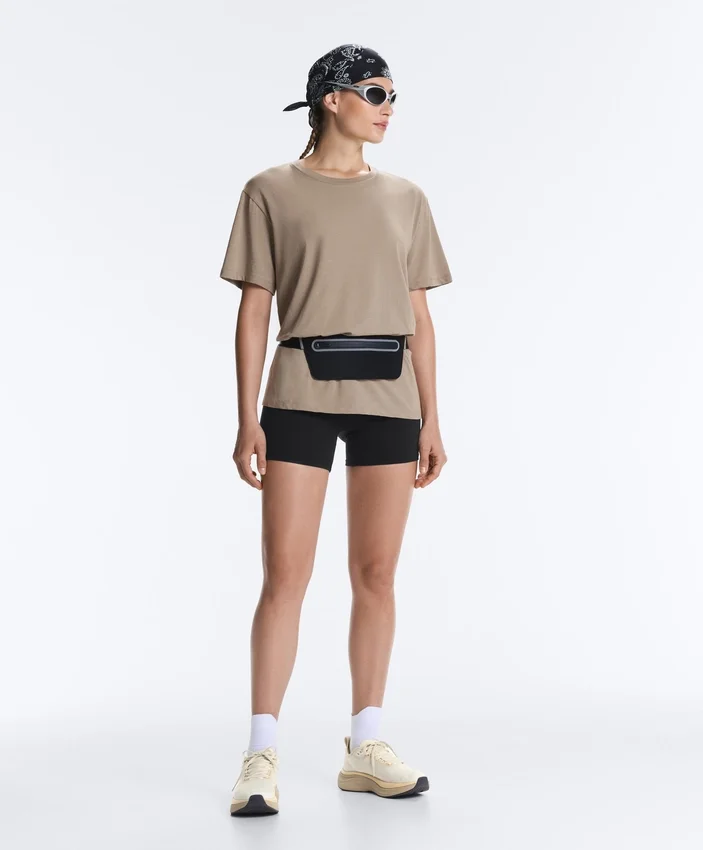 Boxy-T-Shirt aus Baumwollmischung mit kurzen Ärmeln und Slogan Boxy-T-Shirt aus Baumwollmischung mit kurzen Ärmeln und Slogan