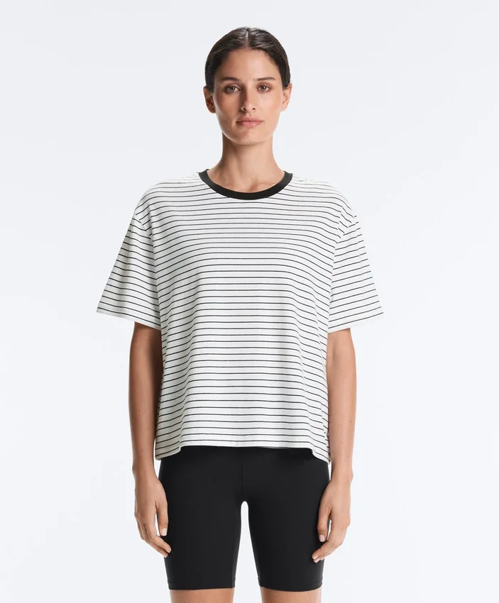 Boxy-T-Shirt aus Baumwollmischung mit kurzen Ärmeln und Streifenmuster Boxy-T-Shirt aus Baumwollmischung mit kurzen Ärmeln und Streifenmuster