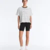 Boxy-T-Shirt aus Baumwollmischung mit kurzen Ärmeln und Streifenmuster Boxy-T-Shirt aus Baumwollmischung mit kurzen Ärmeln und Streifenmuster