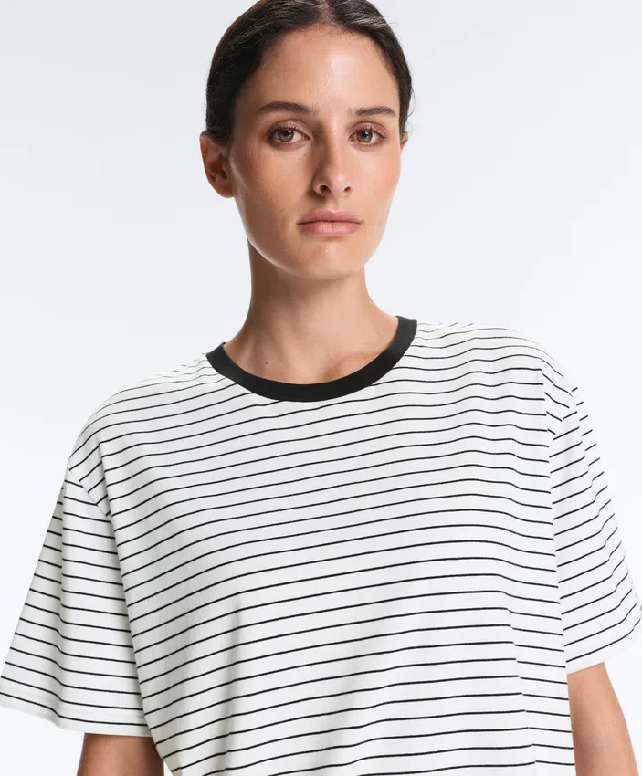 Boxy-T-Shirt aus Baumwollmischung mit kurzen Ärmeln und Streifenmuster Boxy-T-Shirt aus Baumwollmischung mit kurzen Ärmeln und Streifenmuster