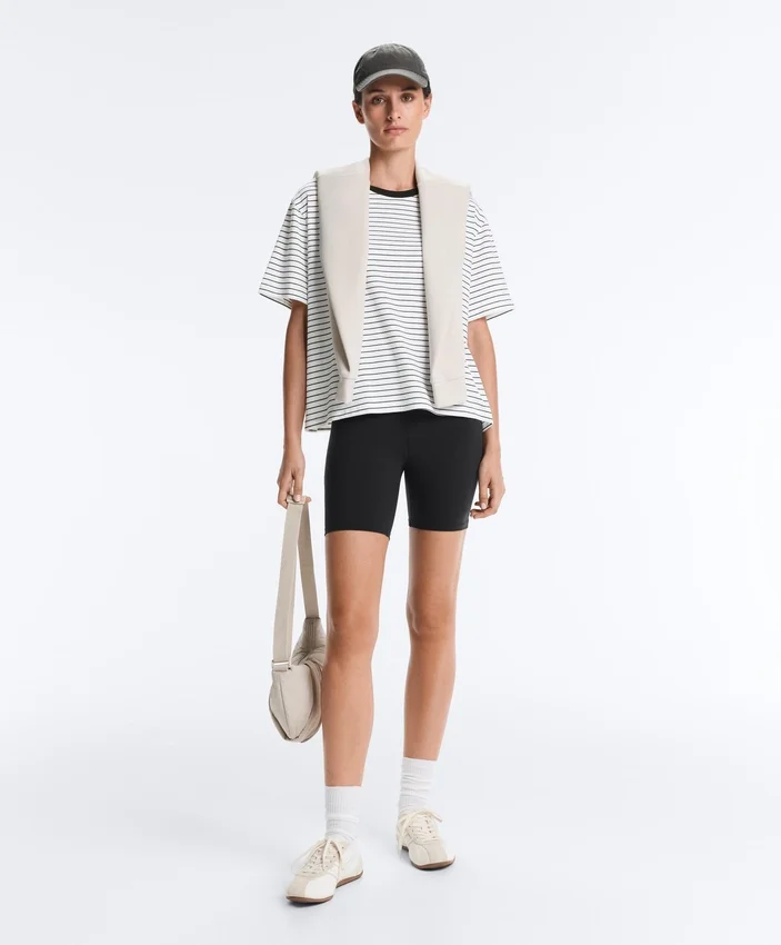 Boxy-T-Shirt aus Baumwollmischung mit kurzen Ärmeln und Streifenmuster Boxy-T-Shirt aus Baumwollmischung mit kurzen Ärmeln und Streifenmuster