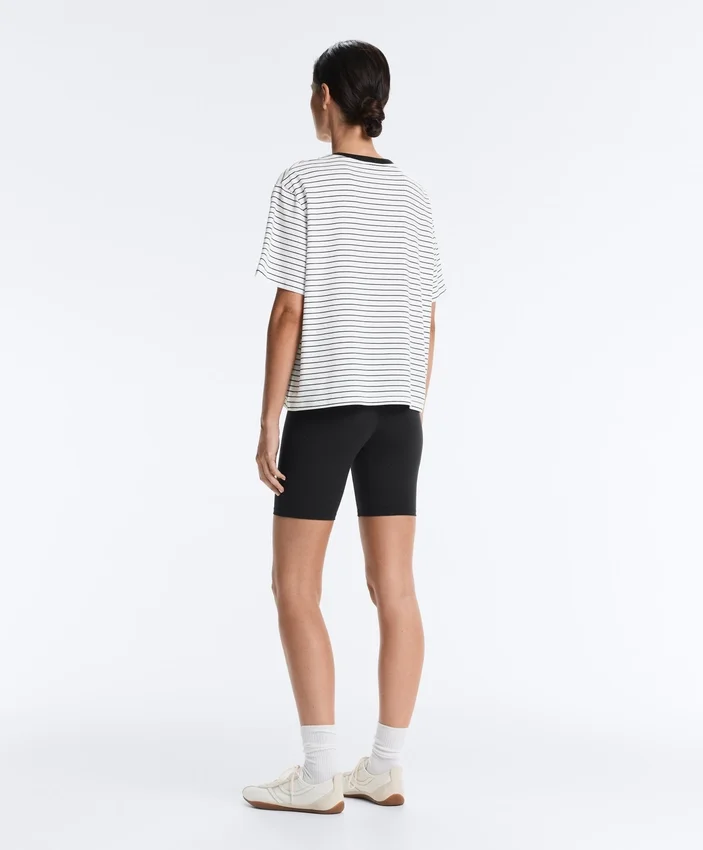 Boxy-T-Shirt aus Baumwollmischung mit kurzen Ärmeln und Streifenmuster Boxy-T-Shirt aus Baumwollmischung mit kurzen Ärmeln und Streifenmuster