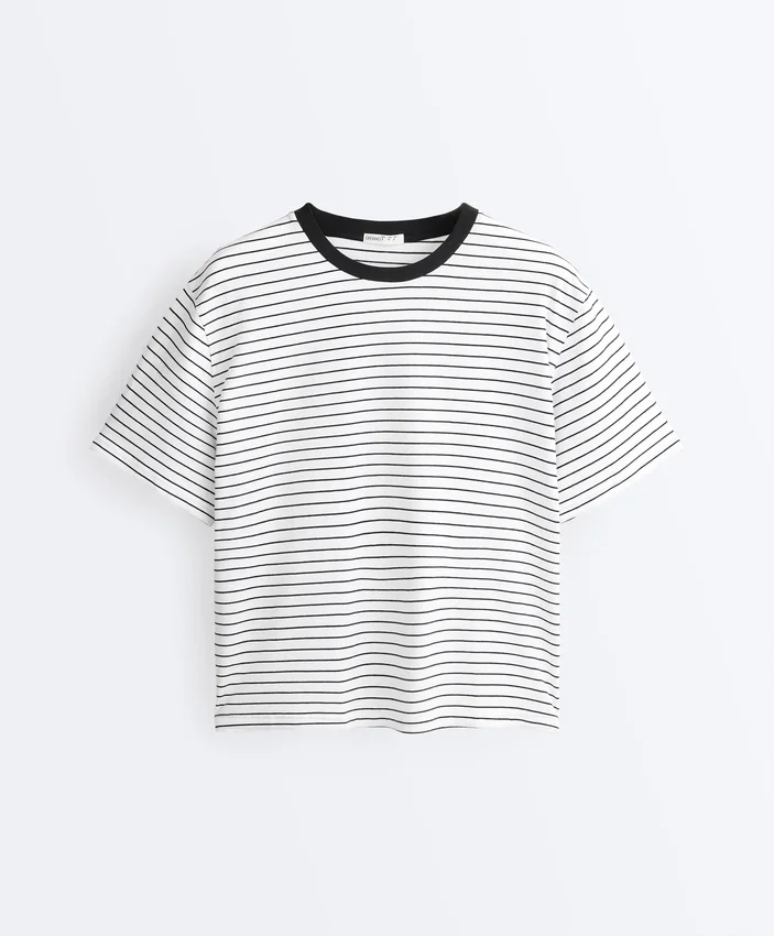 Boxy-T-Shirt aus Baumwollmischung mit kurzen Ärmeln und Streifenmuster Boxy-T-Shirt aus Baumwollmischung mit kurzen Ärmeln und Streifenmuster