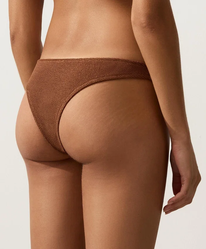 Brasilianischer Bikini-Slip mit U-Ausschnitt und Crinkle-Effekt Brasilianischer Bikini-Slip mit U-Ausschnitt und Crinkle-Effekt