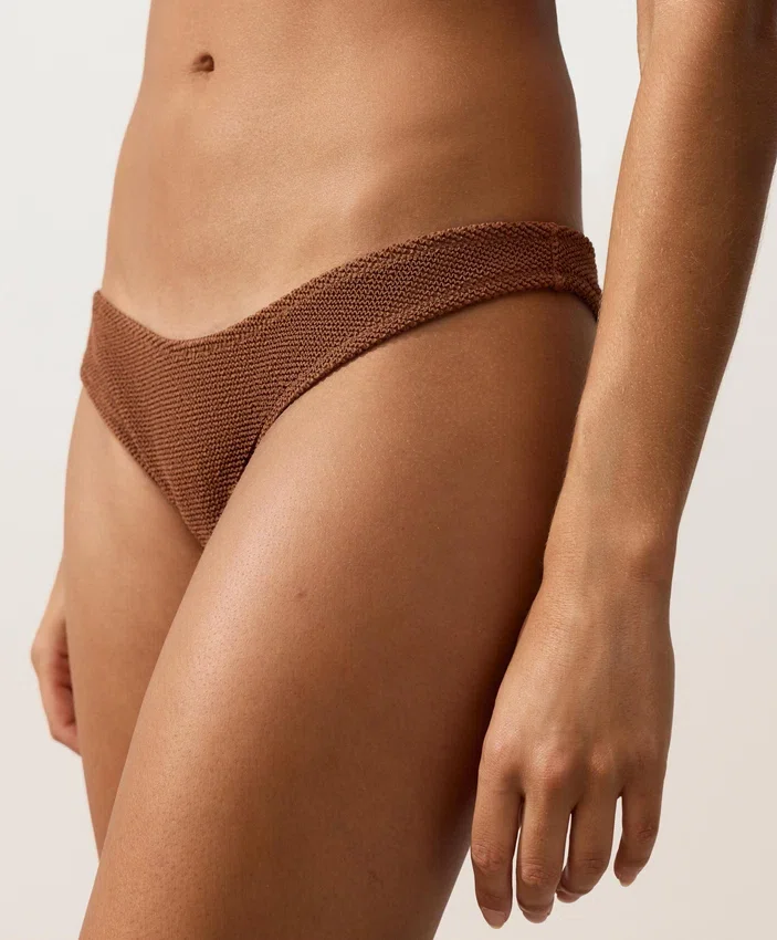 Brasilianischer Bikini-Slip mit U-Ausschnitt und Crinkle-Effekt Brasilianischer Bikini-Slip mit U-Ausschnitt und Crinkle-Effekt