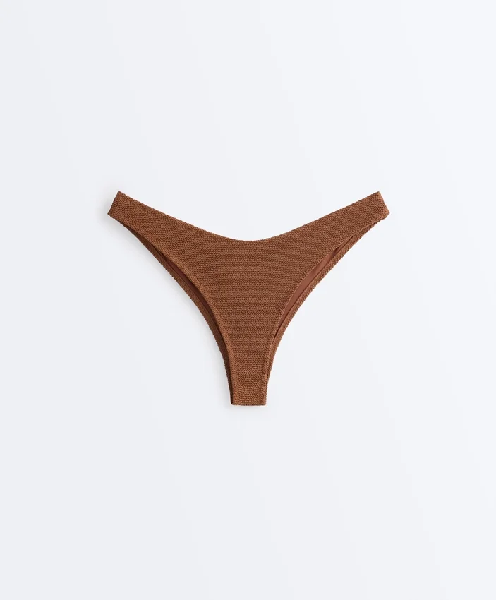 Brasilianischer Bikini-Slip mit U-Ausschnitt und Crinkle-Effekt Brasilianischer Bikini-Slip mit U-Ausschnitt und Crinkle-Effekt