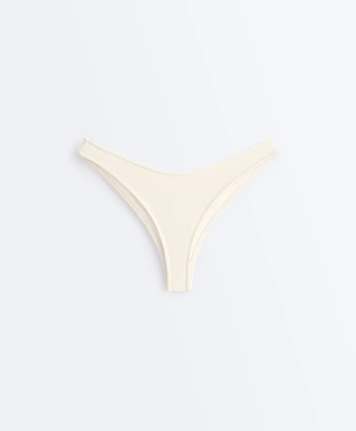 Brasilianischer Bikini-Slip mit U-Ausschnitt und Crinkle-Effekt Brasilianischer Bikini-Slip mit U-Ausschnitt und Crinkle-Effekt