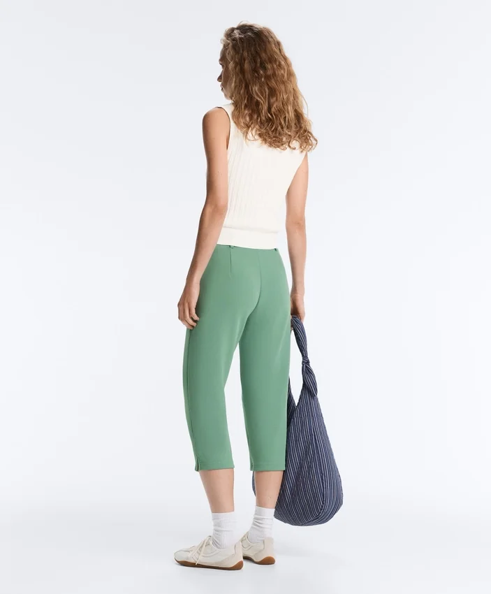 Capri-Hose aus Piqué mit Gürtelschlaufen aus Baumwolle Capri-Hose aus Piqué mit Gürtelschlaufen aus Baumwolle