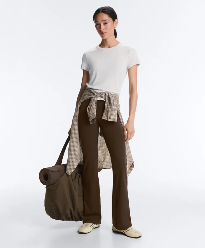 Comfortlux-Hose mit hoher Taille und ausgestelltem Bein Comfortlux-Hose mit hoher Taille und ausgestelltem Bein