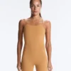Comfortlux-Jumpsuit mit geflochtenen Trägern an den Shorts Comfortlux-Jumpsuit mit geflochtenen Trägern an den Shorts