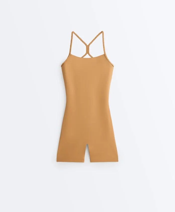 Comfortlux-Jumpsuit mit geflochtenen Trägern an den Shorts Comfortlux-Jumpsuit mit geflochtenen Trägern an den Shorts