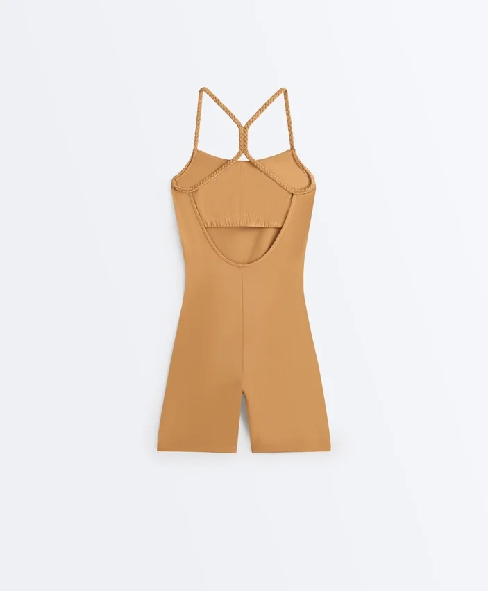 Comfortlux-Jumpsuit mit geflochtenen Trägern an den Shorts Comfortlux-Jumpsuit mit geflochtenen Trägern an den Shorts