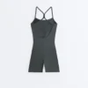 Comfortlux-Jumpsuit mit geflochtenen Trägern an den Shorts Comfortlux-Jumpsuit mit geflochtenen Trägern an den Shorts