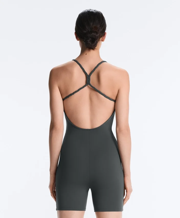 Comfortlux-Jumpsuit mit geflochtenen Trägern an den Shorts Comfortlux-Jumpsuit mit geflochtenen Trägern an den Shorts