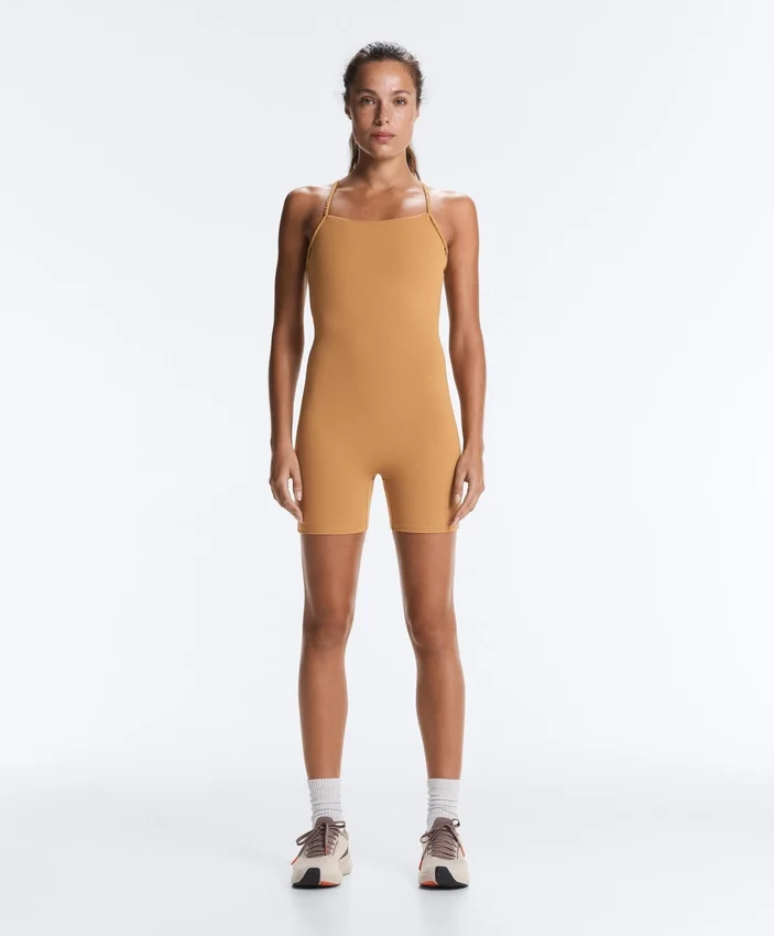 Comfortlux-Jumpsuit mit geflochtenen Trägern an den Shorts Comfortlux-Jumpsuit mit geflochtenen Trägern an den Shorts