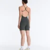 Comfortlux-Jumpsuit mit geflochtenen Trägern an den Shorts Comfortlux-Jumpsuit mit geflochtenen Trägern an den Shorts