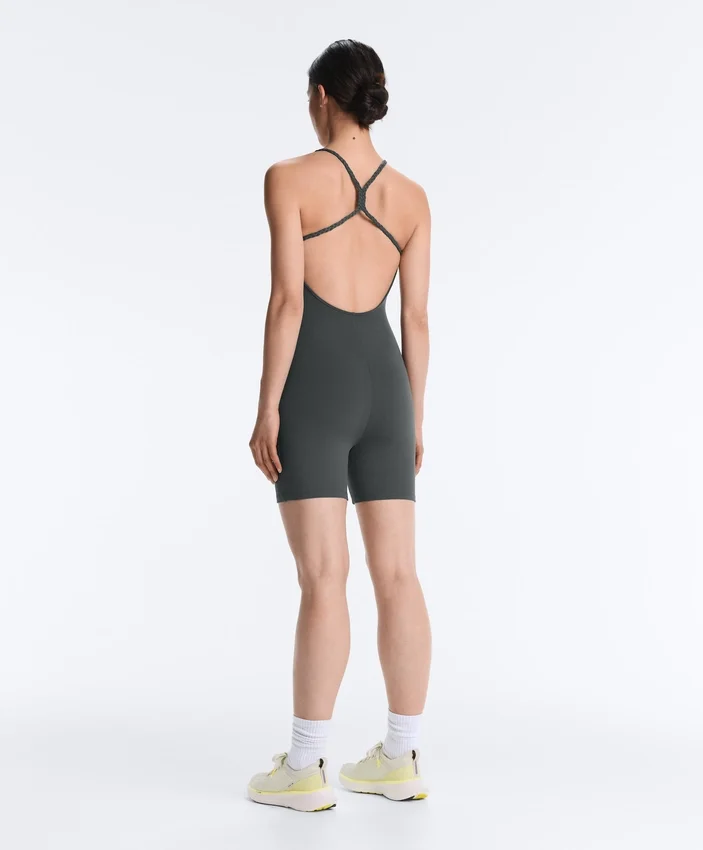 Comfortlux-Jumpsuit mit geflochtenen Trägern an den Shorts Comfortlux-Jumpsuit mit geflochtenen Trägern an den Shorts