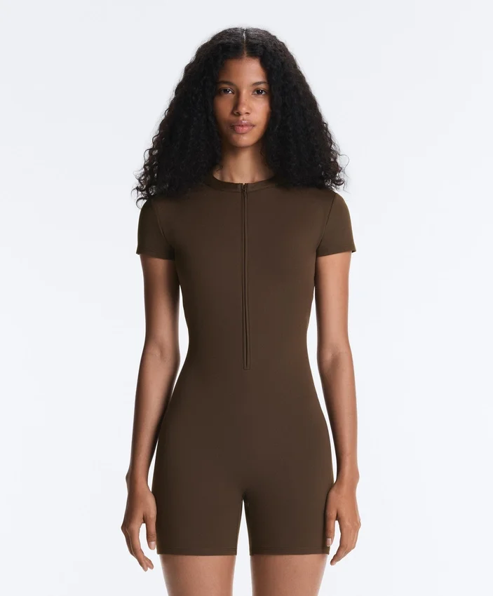 Comfortlux Kurzer Jumpsuit mit Reißverschluss Comfortlux Kurzer Jumpsuit mit Reißverschluss