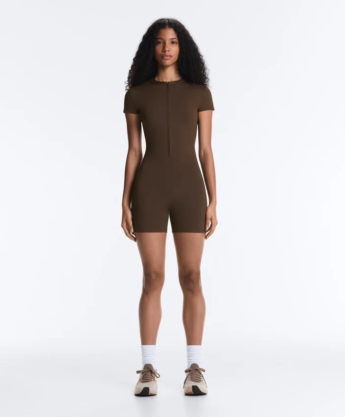 Comfortlux Kurzer Jumpsuit mit Reißverschluss Comfortlux Kurzer Jumpsuit mit Reißverschluss