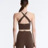 Comfortlux Top mit kontrastierendem, gekreuztem Rücken Comfortlux Top mit kontrastierendem, gekreuztem Rücken