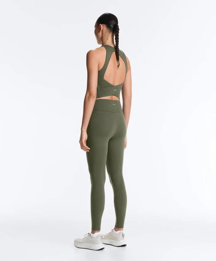 Comfortlux Tops mit offenem Rücken und Neckholder Comfortlux Tops mit offenem Rücken und Neckholder
