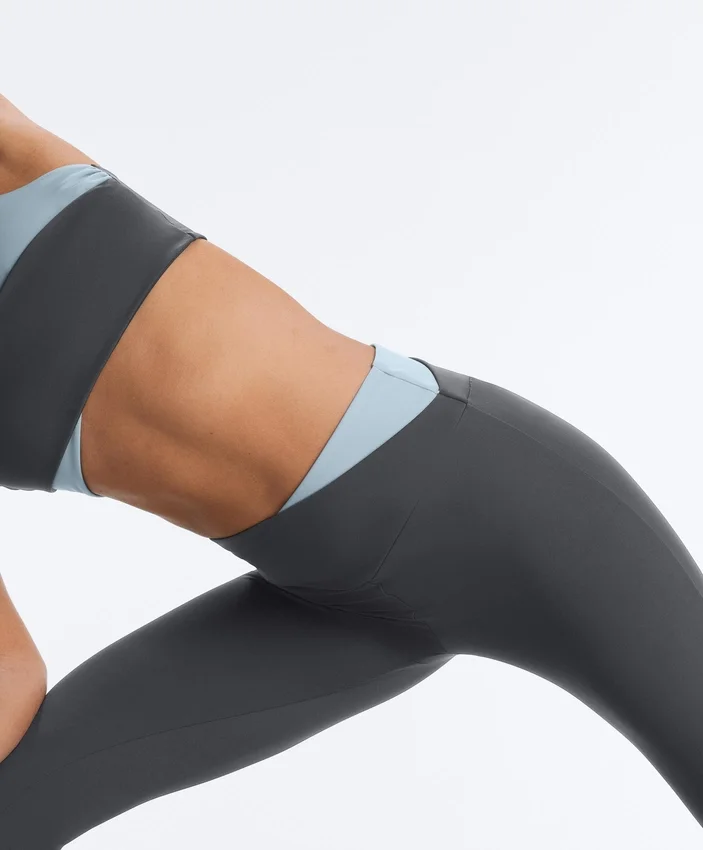 Comfortlux V-Waist Kontrast-Leggings in Knöchellänge Comfortlux V-Waist Kontrast-Leggings in Knöchellänge