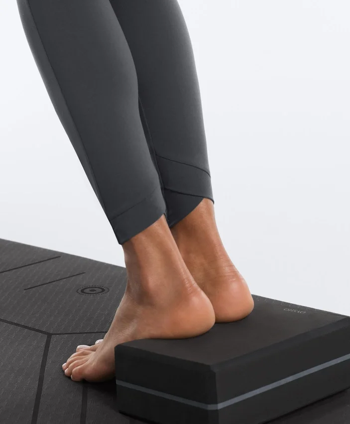 Comfortlux V-Waist Kontrast-Leggings in Knöchellänge Comfortlux V-Waist Kontrast-Leggings in Knöchellänge